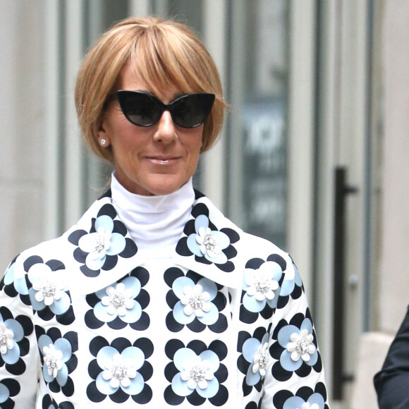 Celine Dion sort de son hôtel pour se rendre à son concert à Long Island dans l'État de New York, le 3 mars 2020 