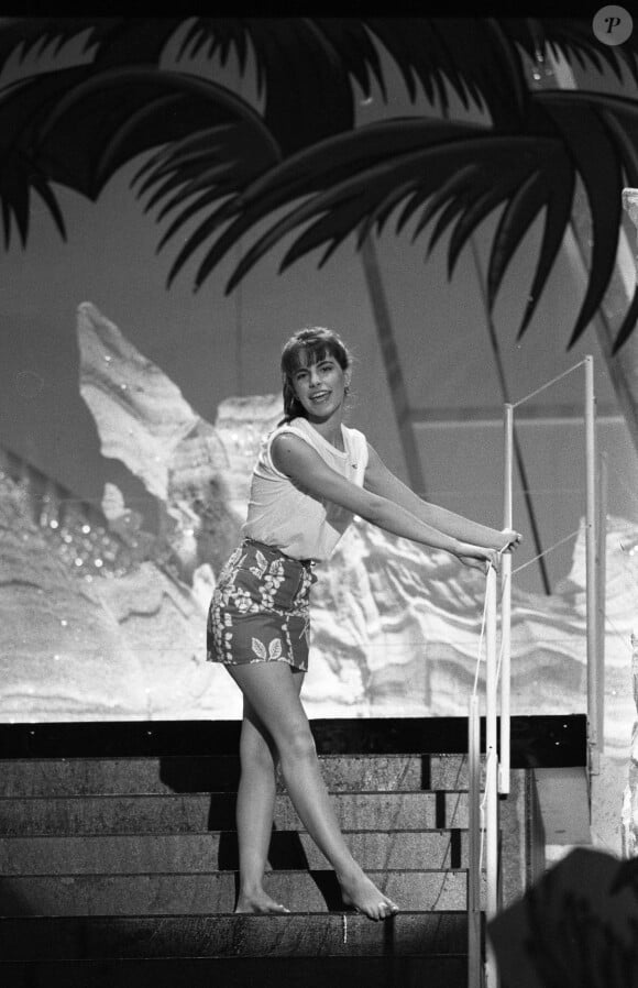Archives - La chanteuse Lio lors de l'enregistrement d'une émission de télévision au Pavillon Baltard à Nogent-sur-Marne, en avril 1981. © Jean-Claude Woestelandt / Bestimage