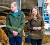 Kate Middleton a été vue avec le prince William dans une ferme ce week-end !
Le prince William et Catherine Kate Middleton, duchesse de Cambridge, lors d'une visite de la ferme Teagasc Research Farm dans le comté de Meath