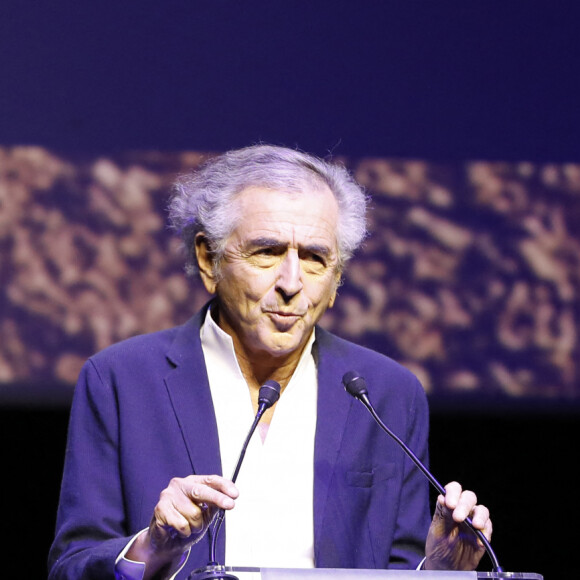Bernard-Henri Lévy lors de la Grande Conférence du collectif agirensemble à l'occasion de la présentation du livre de BHL "Solitude d'Israël" à la salle Pleyel à Paris le 19 mars 2024. © Marc Ausset-Lacroix / Bestimage