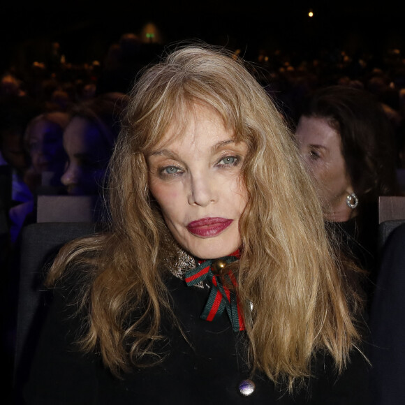 Arielle Dombasle lors de la Grande Conférence du collectif agirensemble à l'occasion de la présentation du livre de BHL "Solitude d'Israël" à la salle Pleyel à Paris le 19 mars 2024. © Marc Ausset-Lacroix / Bestimage