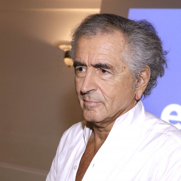 Bernard-Henri Levy lors de la Grande Conférence du collectif agirensemble à l'occasion de la présentation du livre de BHL "Solitude d'Israël" à la salle Pleyel à Paris le 19 mars 2024. © Cédric Perrin / Bestimage