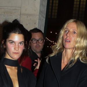 Sandrine Kiberlain et sa fille Suzanne Lindon - Arrivée au défilé et l'aftershow Jacquemus lors de la Fashion Week Printemps/Ete 2018 de Paris au musée National Picasso à Paris, France, le 25 septembre 2017. © CVS-Veeren/Bestimage 