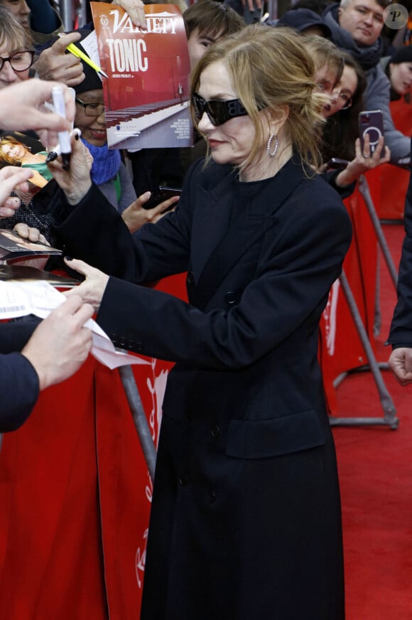 Isabelle Huppert - Première du film "Les gens d'à côté" lors du 74ème Festival International du film de Berlin, La Berlinale, le 19 février 2024.  