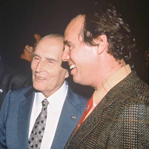 La fille cachée de Frédéric Mitterrand, son oncle ?
Gérard Depardieu, François Mitterrand et Frédéric Mitterrand à la première de "Germinal" à Lille.