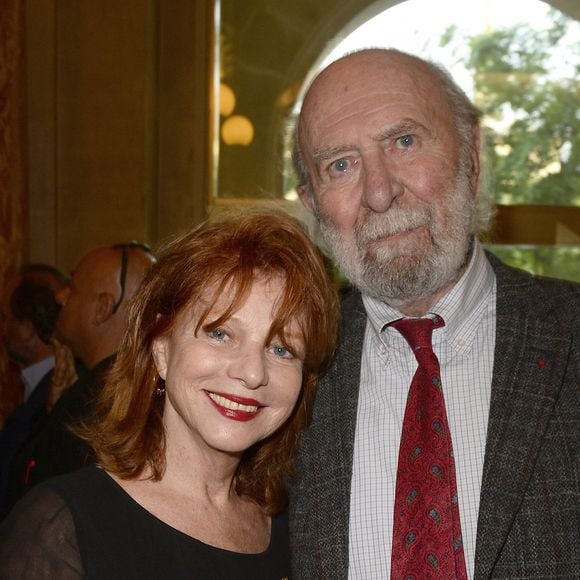 Jean-Pierre Marielle et Agathe Natanson ont formé un beau couple avant que l'acteur ne soit emporté par la maladie. 
Exclusif - Jean-Pierre Marielle et sa femme Agathe Natanson - People assistent au concert de Patrick Bruel qui chante Barbara au Théâtre du Châtelet à Paris © Coadic Guirec / Bestimage