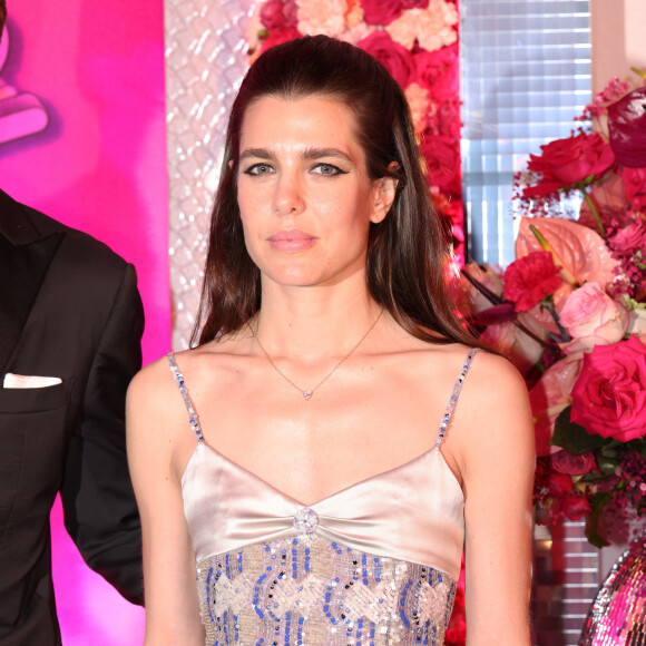 Sublime lors du Bal de la Rose 2024 dans une robe Chanel, Charlotte Casiraghi a une nouvelle fois fait confiance à la griffe dont elle est l'égérie 
Charlotte Casiraghi - Bal de la Rose "Disco" 2024 au profit de la Fondation Princesse Grace dans la Salle des Étoiles du Sporting Monte-Carlo à Monaco