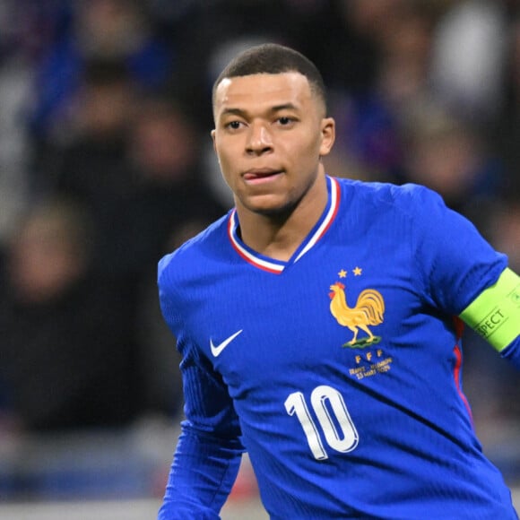 L'attaquant des Bleus n'a pas réussi un bon match face au Chili
 
Kylian Mbappé (france) - Football - Match amical entre la France et l'Allemagne (0-2) au Groupama Stadium de Lyon-Décines le 23 mars 2024. © Frederic Chambert / Panoramic / Bestimage