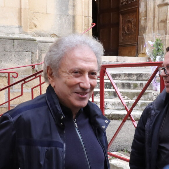 Michel Drucker - Obsèques de Sylvain Augier en l'église de Sommières, petite commune du Gard le 28 mars 2024. L'ancien présentateur de La Carte au trésor est décédé brutalement à 68 ans le samedi 16 mars à son domicile de Lecques. © Franz Chavaroche/Nice-Matin/Bestimage
