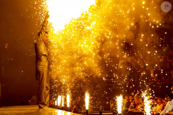 Dans une mise en scène de folie
Le chanteur Mika en concert à l'Accor Arena, à Paris, France, le 25 mars 2024. © Prandoni Francesco via Bestimage