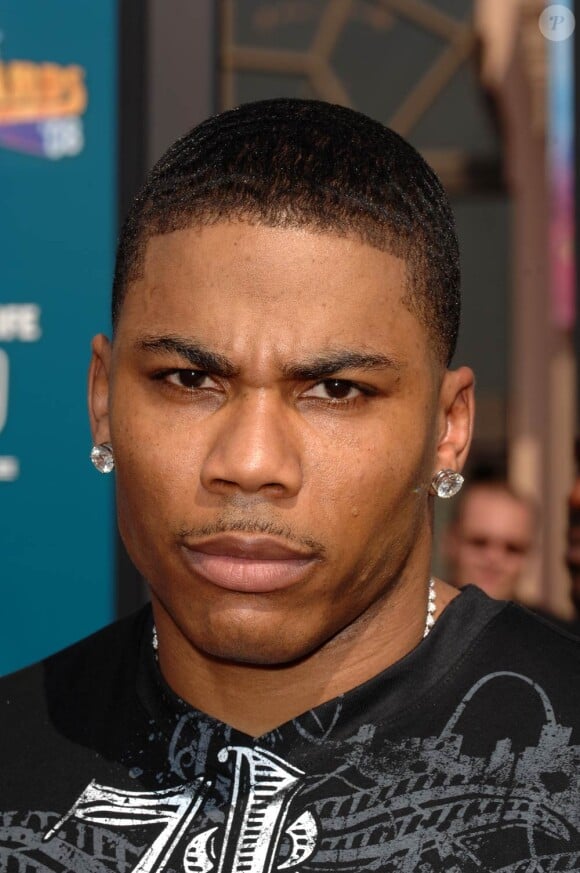 Nelly est né le 2 novembre 1974