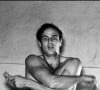 À ses débuts, le comédien avait une hygiène de vie irréprochable et entretenait son corps en pratiquant beaucoup de sport.
Marlon Brando dans une salle gym pendant le tournage d'Un tramway nommé désir en 1951. Photo © LFI/ABACA. 42801-1. 1951.