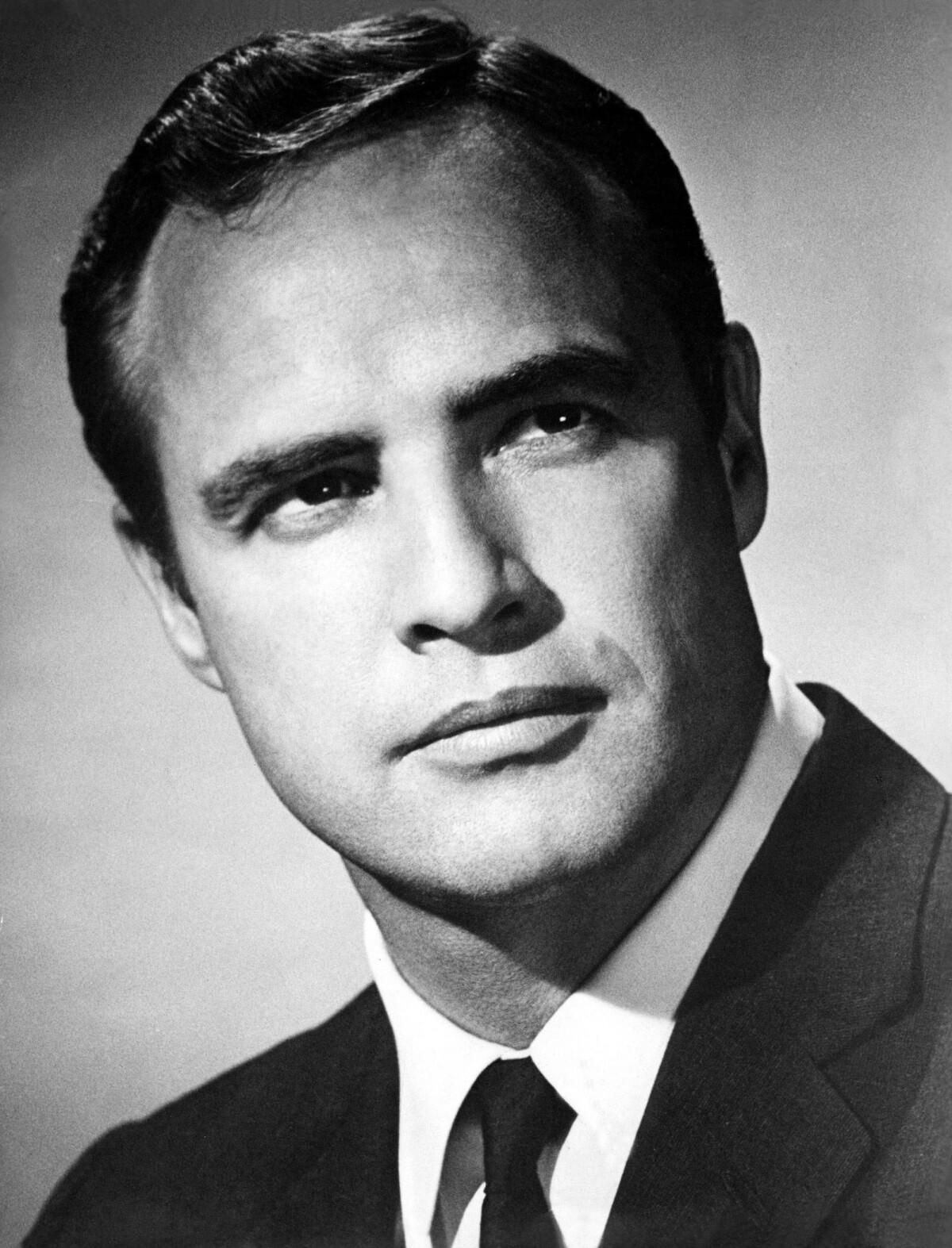 Photo : Marlon Brando en costume au milieu des années 60. Photo by DPA