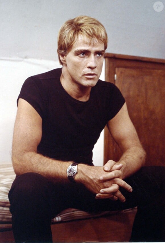 Même avec les cheveux décolorés, le style de Marlon Brando ne laisse pas indifférent.Lors d'un shooting le 14 avril 1969. Photo Photoshot / Avalon /ABACAPRESS.COM