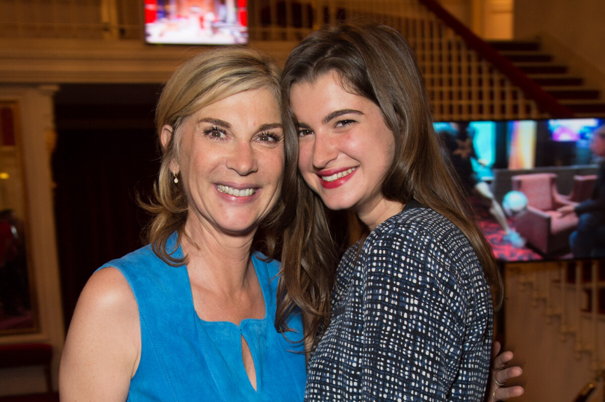 Photo : Exclusif - Michèle Laroque et sa fille Oriane - Présentation de ...