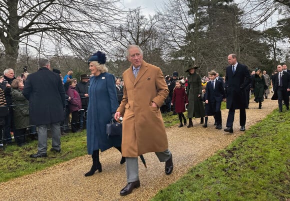 Camilla Parker Bowles, reine consort d'Angleterre, Le roi Charles III d'Angleterre, Le prince William, prince de Galles, et Catherine (Kate) Middleton, princesse de Galles, Le prince George de Galles, La princesse Charlotte de Galles - La famille royale d'Angleterre au premier service de Noël à Sandringham depuis le décès de la reine Elizabeth II le 25 décembre 2022. 