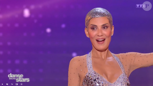 Mais cela n'a pas suffit...
Le look de Cristina Cordula interpelle, DALS, TF1.