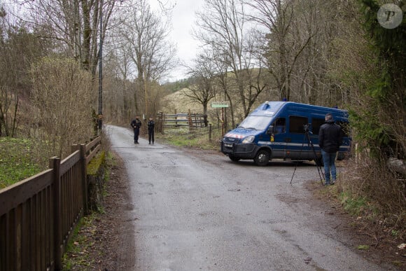 Route menant au Vernet bloquée par les gendarmes après la découverte d'ossements du petit Emile. Photo by Thibaut Durand/ABACAPRESS.COM