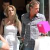 Britney Spears et Jason Trawick en pleine séance shopping, à Los Angeles. Leur couple va bien ! 17/03/2010