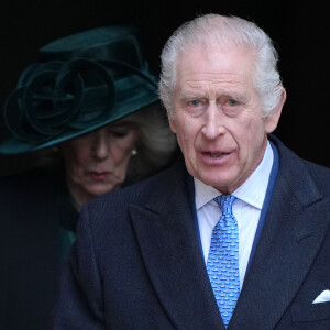 Charles III devait se rendre en France prochainement
Le roi Charles III d'Angleterre et Camilla Parker Bowles, reine consort d'Angleterre - Les membres de la famille royale britannique arrivent à la chapelle Saint-George pour assister à la messe de Pâques. Windsor