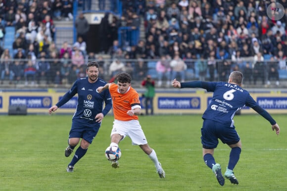 Tony CZH lors du match caritative au bénéfice de l'Unicef opposant la Team Saône-et-Loire à la Team Unicef au stade Jean-Laville de Gueugnon, France, le 1er avril 2024. Le Match a permis de récolter la somme de 10 000 euros pour les différentes actions de l’UNICEF. Devant plus de 6700 spectateurs, la Team Unicef s’est imposé 12-2. © Pierre Perusseau/Bestimage 