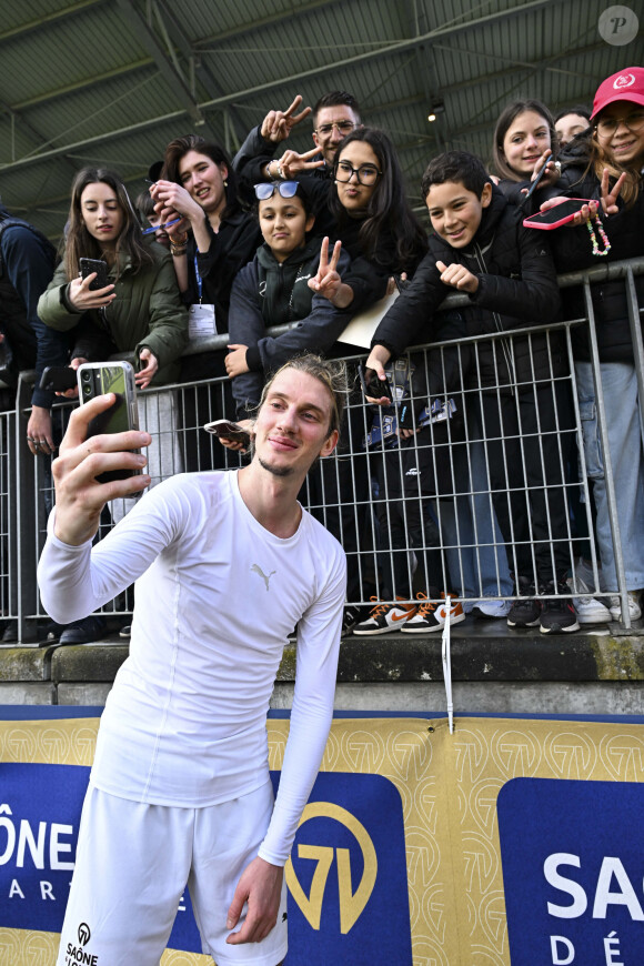 Paul Mirabel lors du match caritative au bénéfice de l'Unicef opposant la Team Saône-et-Loire à la Team Unicef au stade Jean-Laville de Gueugnon, France, le 1er avril 2024. Le Match a permis de récolter la somme de 10 000 euros pour les différentes actions de l’UNICEF. Devant plus de 6700 spectateurs, la Team Unicef s’est imposé 12-2. © Pierre Perusseau/Bestimage 