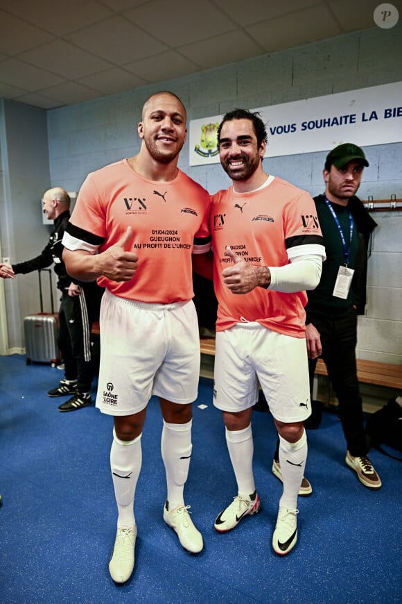 Ciryl Gane et Yoann Huget lors du match caritative au bénéfice de l'Unicef opposant la Team Saône-et-Loire à la Team Unicef au stade Jean-Laville de Gueugnon, France, le 1er avril 2024. Le Match a permis de récolter la somme de 10 000 euros pour les différentes actions de l’UNICEF. Devant plus de 6700 spectateurs, la Team Unicef s’est imposé 12-2. © Pierre Perusseau/Bestimage 