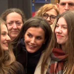 Et avait même retrouvé ses deux filles à cette occasion ! 
Le roi Felipe VI, la reine Letizia, la princesse des Asturies et l'infante Sofia d'Espagne assistent à une procession de la Semaine Sainte à Madrid, Espagne, le 30 mars 2024. Cette semaine de Pâques coïncide avec le retour au pays de l'infante Sofia scolarisée au Pays de Galles. © EuropaPress/Bestimage 