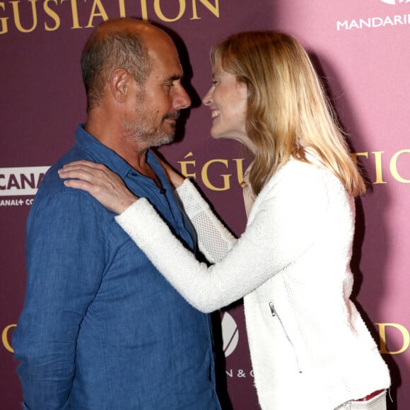 Les deux acteurs ont formé un couple à plusieurs reprises sur grand écran
Bernard Campan et Isabelle Carré - Première du film "La Dégustation" au Cinéma UGC Ciné Cité Bercy à Paris, France, le 29 Août 2022. © Bertrand Rindoff/Bestimage