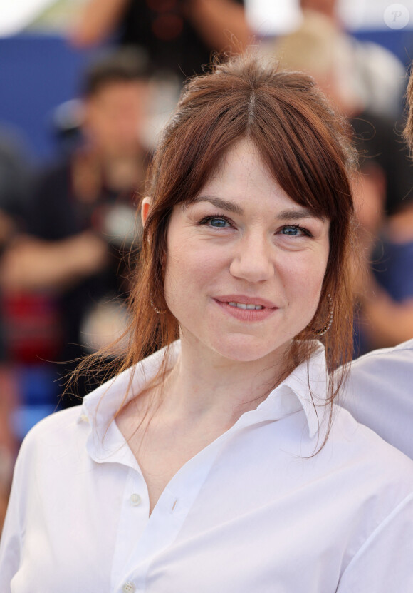 Emilie Dequenne au photocall de "Close" lors du 75ème Festival International du Film de Cannes, le 27 mai 2022. © Dominique Jacovides/Bestimage 