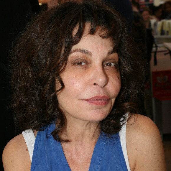Elle a notamment confirmé qu'il était bien un garde du corps.
Isabelle Mergault lors de la 37ème édition du Salon du livre au parc des expositions, à la porte de Versailles, à Paris, France, le 26 mars 2017.