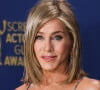 Jennifer Aniston et Sandra Bullock ont eu recours à la chirurgie esthétique.
30ᵉ édition des Screen Actors Guild Awards qui ont eu lieu au Shrine Auditorium et à l'Expo Hall de Los Angeles. 