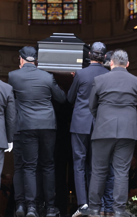 entrée du cercueil à l'église pour les obsèques de Jean-Yves Le Fur en l'église Saint-Roch à Paris, le 6 avril 2024. © Jacovides / Moreau / Bestimage 