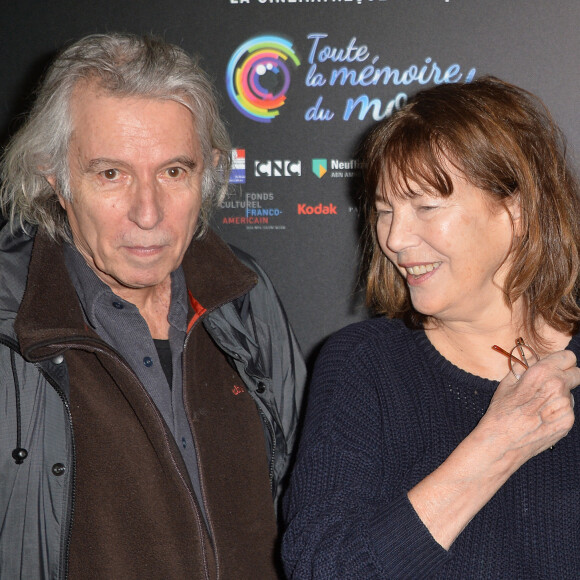 "Je vivais à l'époque avec Jane, dont j'étais amoureux. Il ne s'est rien passé avec Judith ni dans un bureau ni nulle part ailleurs".
Jacques Doillon et Jane Birkin - Projection de "La fille prodigue" de Jacques Doillon lors du festival "Toute la mémoire du monde" à la cinémathèque française à Paris le 7 février 2016.