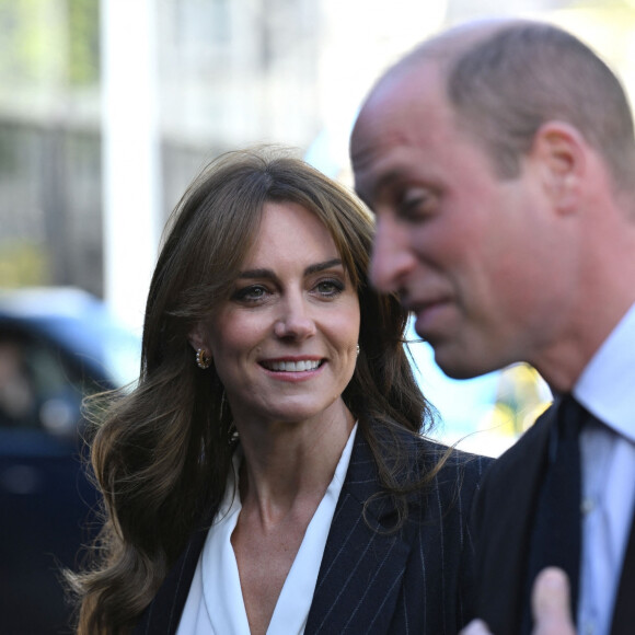 Il y a eu un avant, il y aura un après.
Le prince William, prince de Galles, et Catherine (Kate) Middleton, princesse de Galles, en visite au pavillon Grange à Cardiff.