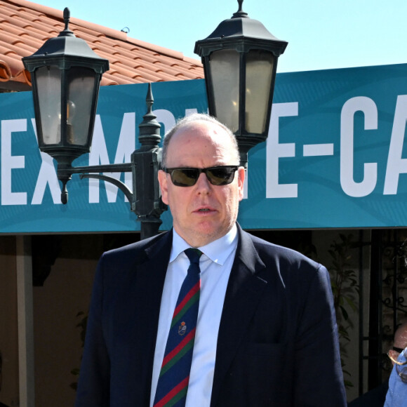 Le prince Albert II de Monaco et Mélanie de Massy, la présidente de la Fédération Monégasque de Tennis et du Monaco Country Club, durant le Masters 1000 de Monte-Carlo à Roquebrune-Cap-Martin, le 13 avril 2024 pour assister aux demi-finales. © Bruno Bebert / Bestimage 