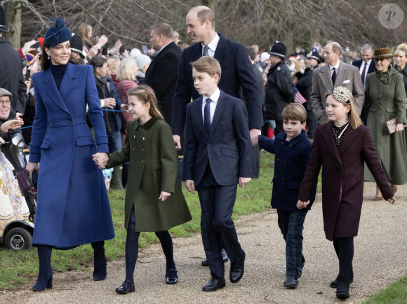 Le prince William, prince de Galles, et Catherine (Kate) Middleton, princesse de Galles, avec leurs enfants le prince George de Galles, la princesse Charlotte de Galles et le prince Louis de Galles - Messe de Noël, 25 décembre 2023.