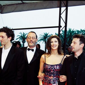 Désormais, ils n'échangent des amabailités que par médias interposés.
Vincent CAssel, Jean Reno, Nadia Fares et Mathieu Kassovitz à Cannes, en 2000