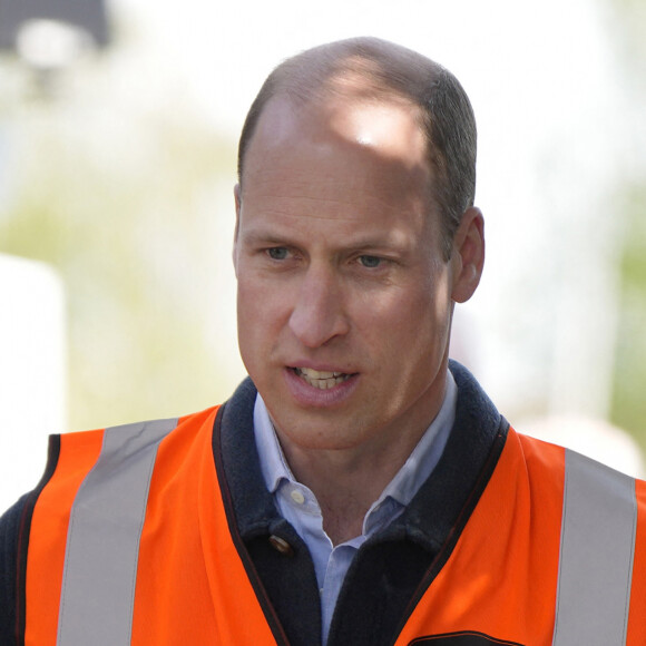 Le prince William, prince de Galles, prête main forte lors d'une visite à l'association caritative Surplus to Supper à Sunbury-on-Thames, le 18 avril 2024. Cet organisme de bienfaisance est spécialisé dans la redistribution des aliments excédentaires. 