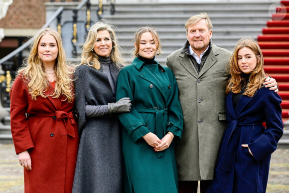La famille royale des Pays-Bas lors de la séance photographique hivernale au château Huis ten Bosch à La Haye, Pays-Bas, le 22 décembre 2023.