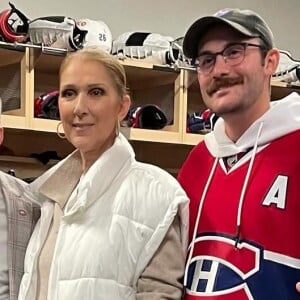 L'artiste québécoise est atteinte du syndrome de la personne raide
 
Céline Dion réapparaît entourée de ses 3 fils, René Charles et les jumeaux Nelson et Eddy, à l'occasion d'un match de hockey qui s'est jouée à Las Vegas.