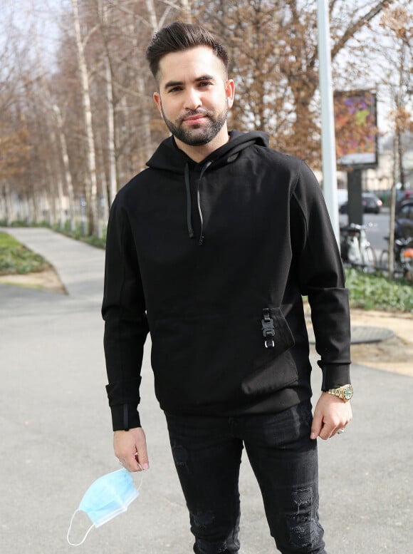 Info - Kendji Girac a été blessé par balle cette nuit sur une aire de gens du voyage à Biscarosse - Kendji Girac quitte les studios de Radio France à Paris, France, le 3 mars 2021. © Panoramic/Bestimage  Kendji Girac leaves the Radio France studios in Paris, France, on March 3, 2021 