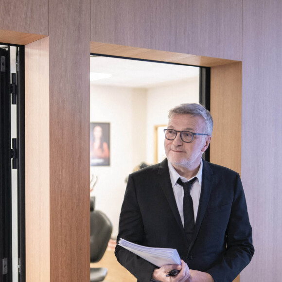 "Ce n'est pas quelqu'un de fiable. Là, c'est définitivement terminé pour moi", tranche Laurent Ruquier
Laurent Ruquier pendant le "20h de Ruquier" sur BFMTV in Paris, France le 27 septembre 2023. Photo par Eliot Blondet/ABACAPRESS.COM