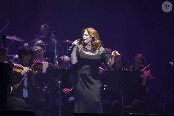 Isabelle Boulay en concert en hommage au 60ème anniversaire de la disparition d'Edith Piaf à la Seine Musicale à Boulogne-Billancourt le 17 octobre 2023. © Jack Tribeca / Bestimage 