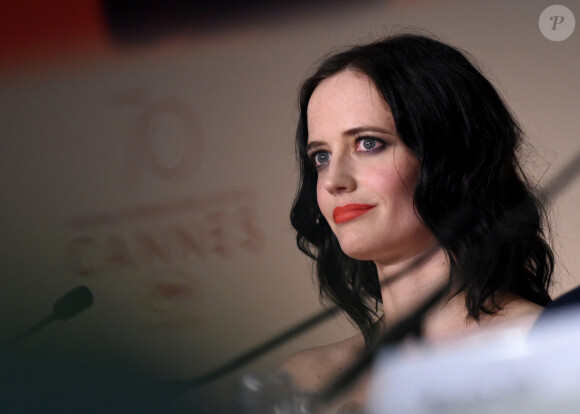 L'ancienne James Bond Girl et star de la saga des "Trois Mousquetaires" : Eva Green
Eva Green lors de la conférence de presse pour le film "D'après une histoire vraie" lors du 70ème Festival International du Film de Cannes. Le 27 mai 2017 © Borde-Jacovides-Moreau / Bestimage