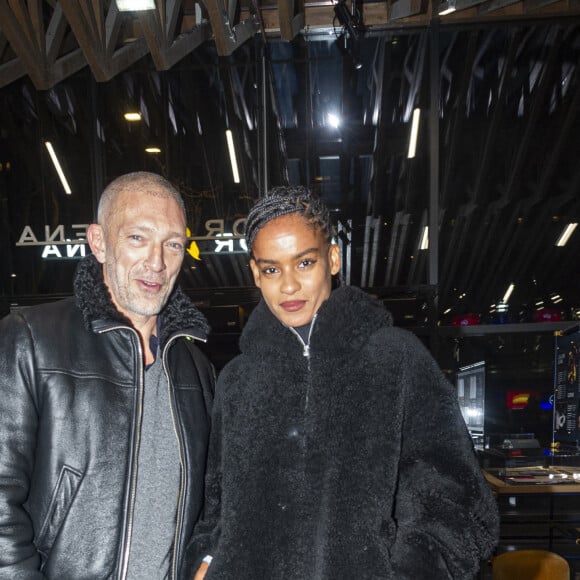 Vincent Cassel et sa compagne Narah Baptista - Célébrités assistent aux combats de MMA, Professional Fighters League Europe (PFL) à l'accord Arena de Bercy à Paris le 7 mars 2024. © Pierre Perusseau/Bestimage 