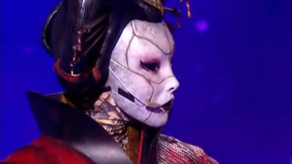 Mask Singer 2024 - La Geishamouraï : Kev Adams déclenche encore le kabuki, ses camarades toujours "perdus"