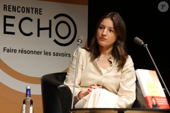 Sophie Galabru (petite-fille de l'acteur M.Galabru) professeure de philosophie et autrice de "Faire famille : une philosophie des liens" aux éditions Allar à la Station Ausone-Mollat de Bordeaux, France, le 16 janvier 2024. © Jean-Marc Lhomer/Bestimage