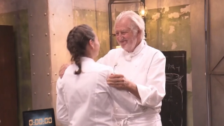 VIDEO Nouvel éliminé dans Top Chef 2024 : larmes et déception, Pierre Gagnaire ému au moment d'apporter son réconfort