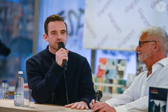 Mais ce qu'on ne savait pas, c'est qu'il a une autre passion dans laquelle il a investi.
Joël Dicker présente son nouveau livre "Un animal sauvage" à la librairie Filigranes à Bruxelles, le 11 mars 2024. 